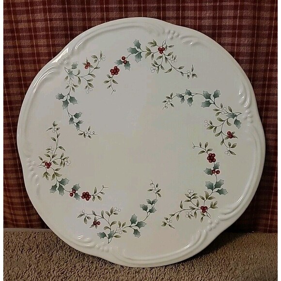 Vintage PFALTZGRAFF WINTERBERRY Christmas 8.5" TRIVET Cake Cheese Tray Preowned - Picture 1 of 6